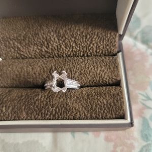 14k white gold setting for a oval 2 ct